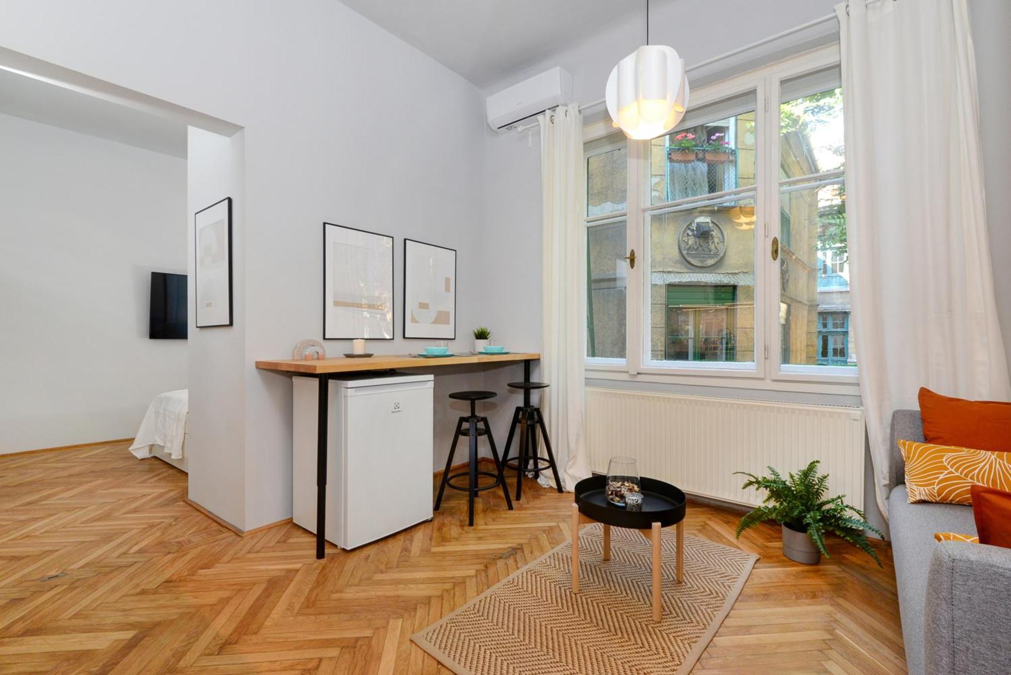 Monochrome Chic Apartments R613 Budapeste Exterior foto