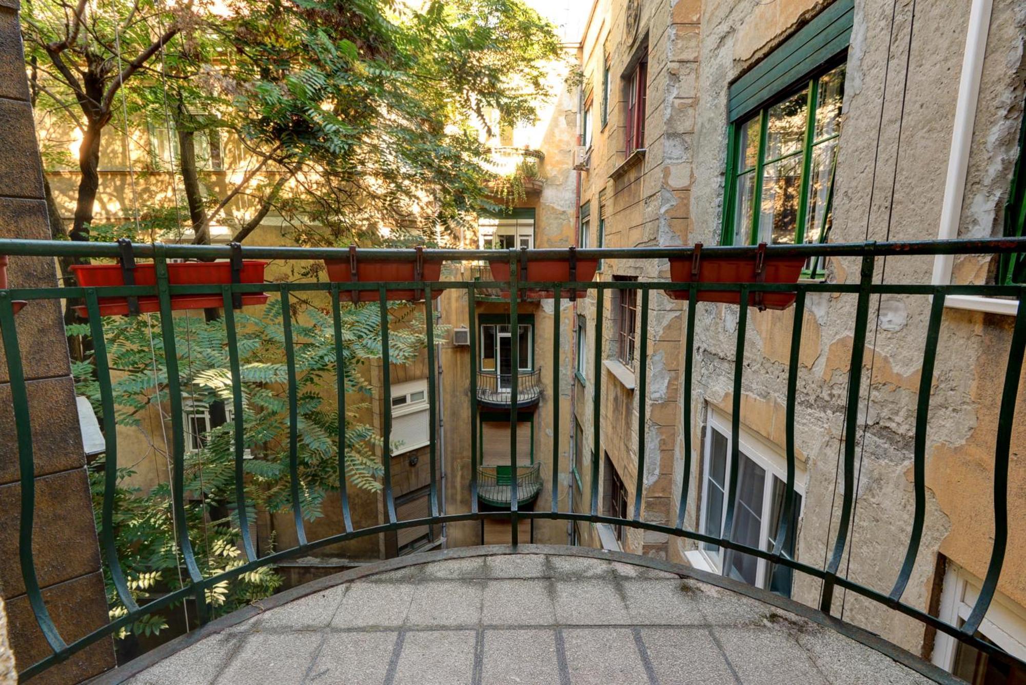 Monochrome Chic Apartments R613 Budapeste Exterior foto
